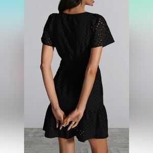 Cute short v neck dress. Brand new! Too short on me.